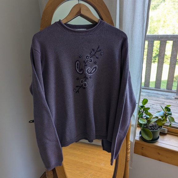 Vintage Sweaters - 🪻 Vintage - Lilac embroidered sweater